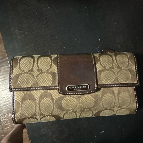 Coach F88913 Leather Zip Wallet in Signature Canvas - Khaki - Picture 1 of 16
